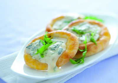 Pizzette con gorgonzola e rucola